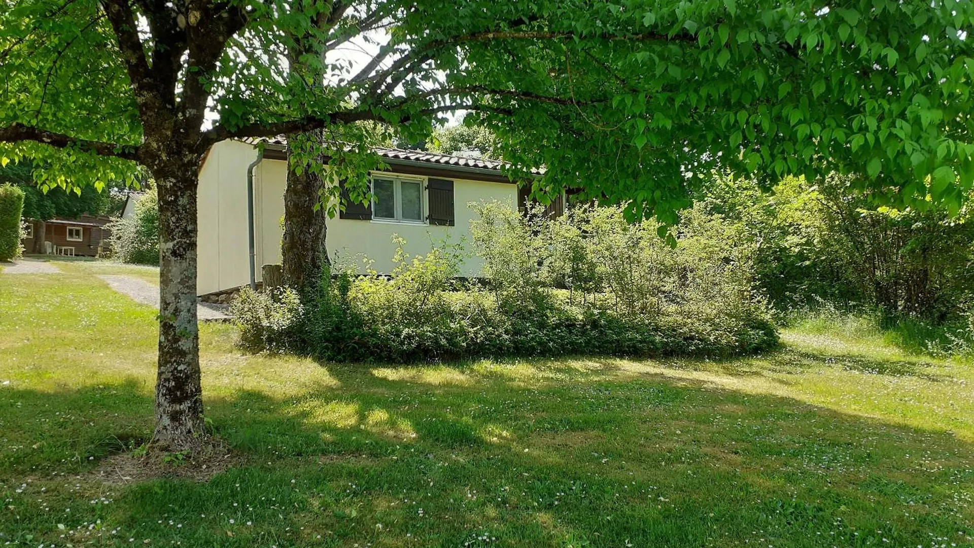 Camping Domaine Papillon Reyrevignes  Campsite Reyrevignes (Figeac)